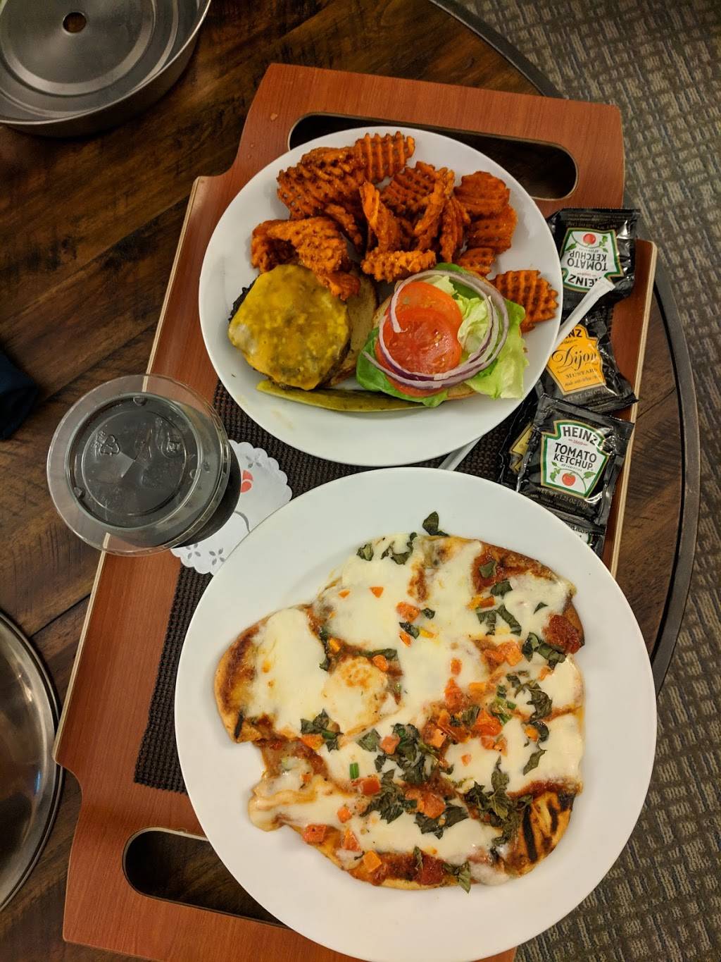 The Oak Tavern | restaurant | 2500 Legends Cir, Prattville, AL 36066, USA | 3342902124 OR +1 334-290-2124