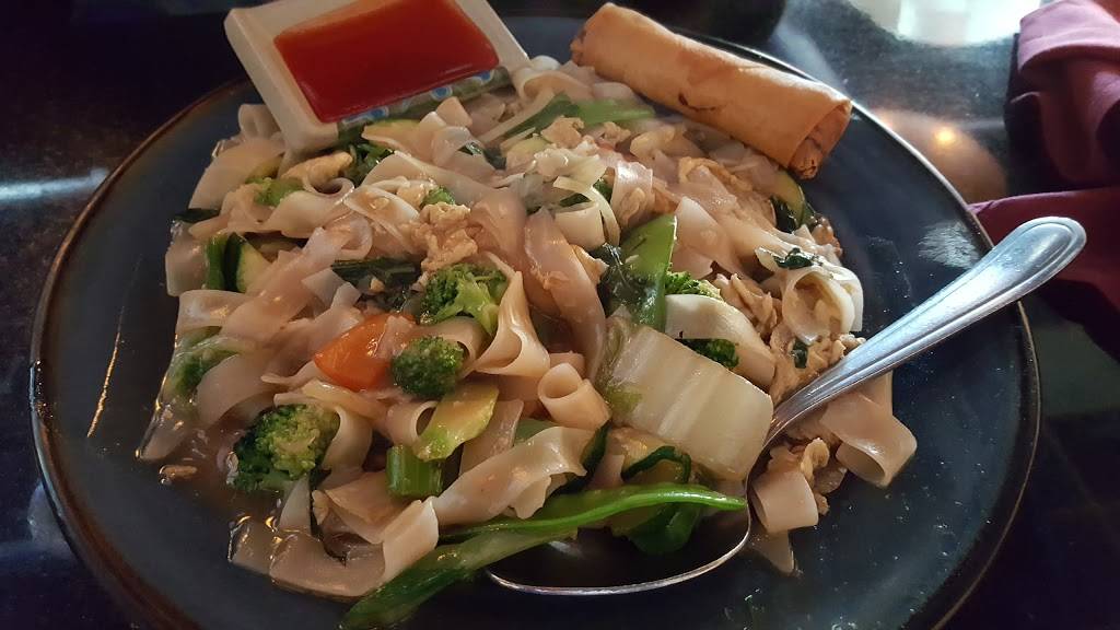 East Moon Asian Bistro | restaurant | 5876 5920, Kingstowne Center #100, Alexandria, VA 22315, USA | 7033477707 OR +1 703-347-7707