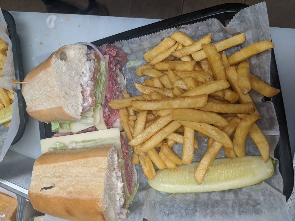 Annies Ruff Cut | restaurant | 90 Forman Rd, Cochecton, NY 12726, USA | 8459325100 OR +1 845-932-5100