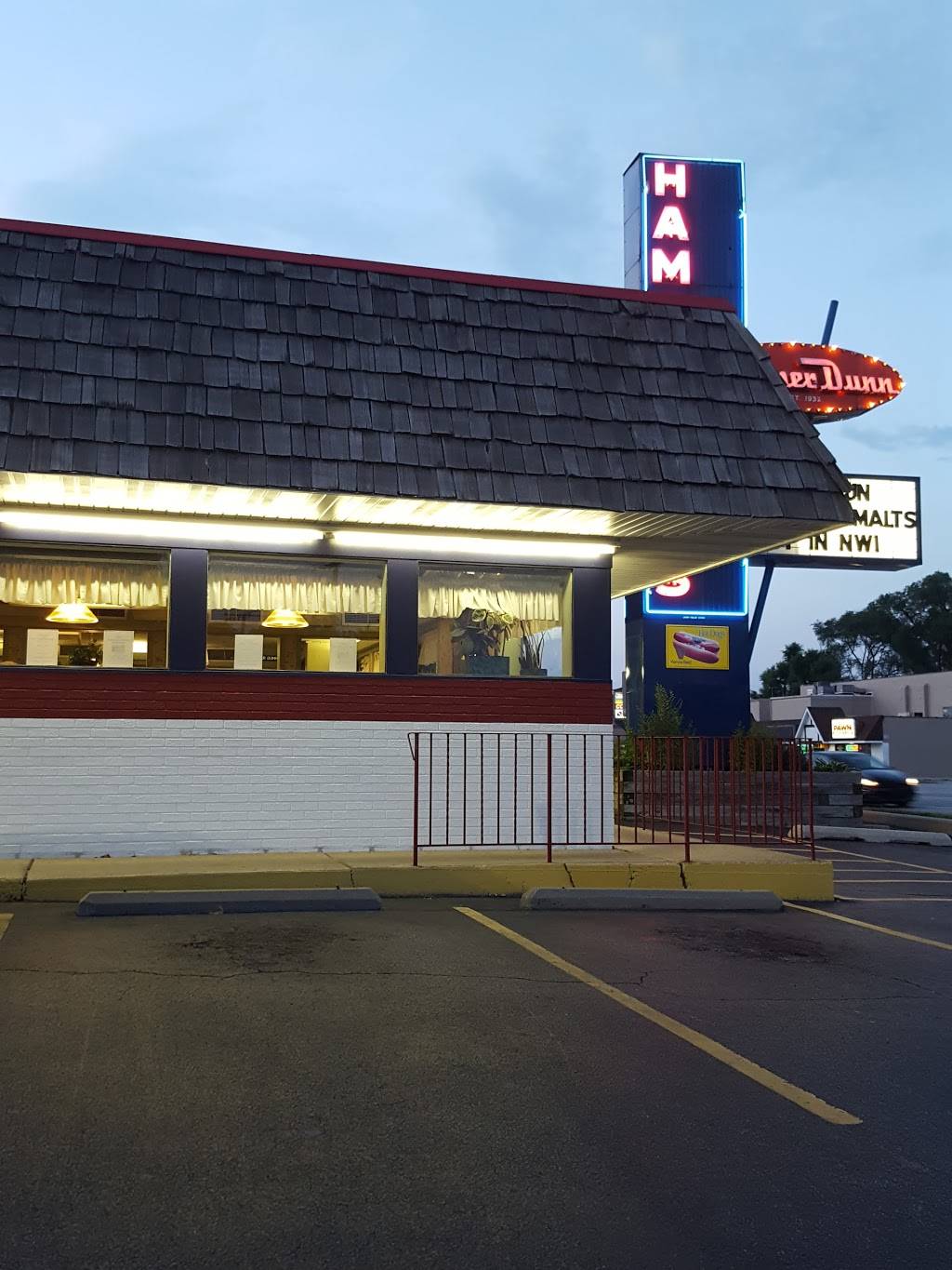 Miner-Dunn | restaurant | 8940 Indianapolis Blvd, Highland, IN 46322, USA | 2199233311 OR +1 219-923-3311