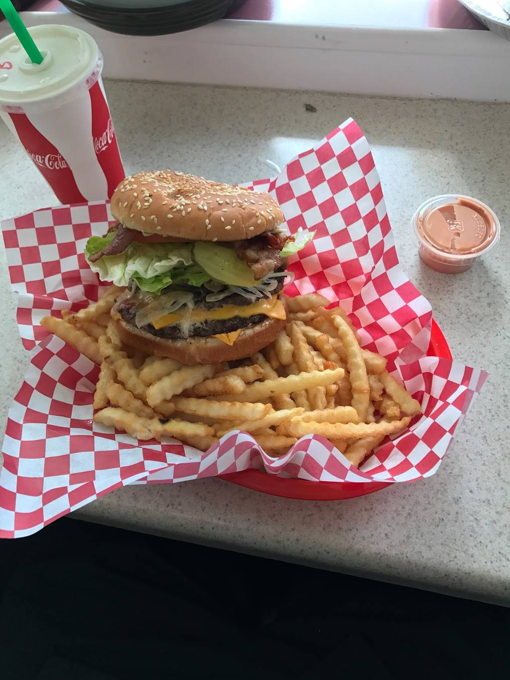 Dons Drive-In | restaurant | 925 S Meridian, Puyallup, WA 98371, USA | 2538451790 OR +1 253-845-1790