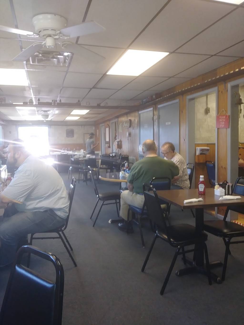 Nenas Cooper Cafe | restaurant | 7759 Douglas Ave, Kalamazoo, MI 49009, USA | 2693832960 OR +1 269-383-2960