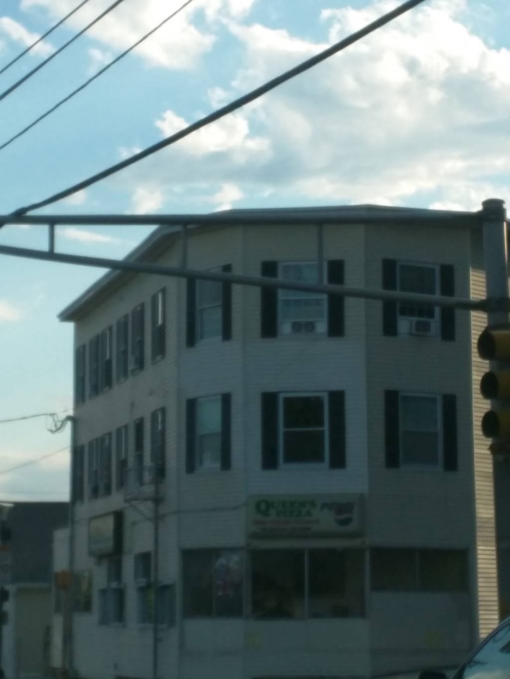 Queens Pizza | restaurant | 287 Chelmsford St, Lowell, MA 01851, USA | 9784528606 OR +1 978-452-8606