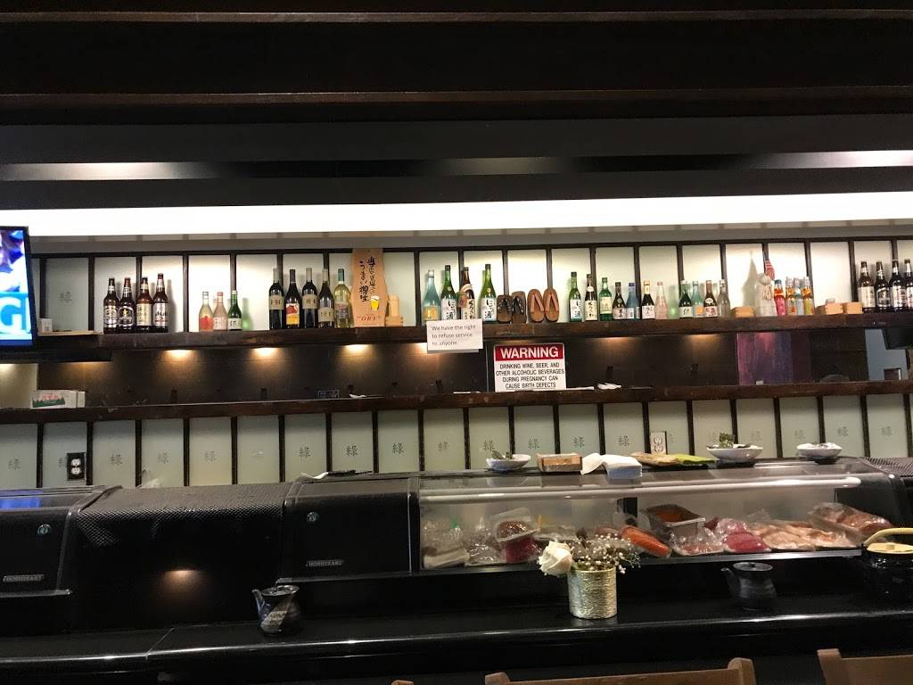 Midori Sushi | restaurant | 17047 Ventura Blvd, Encino, CA 91316, USA | 8189950888 OR +1 818-995-0888