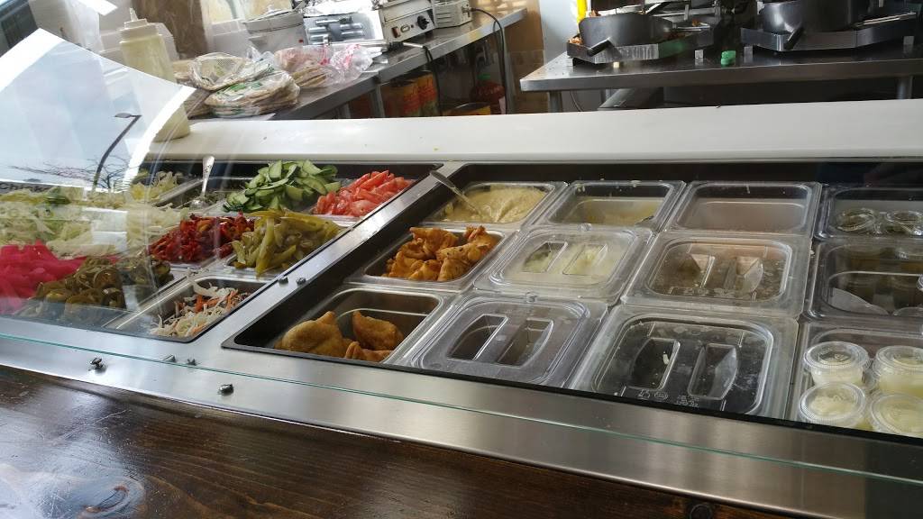 Uncles Shawarma & Kabab | restaurant | 425 University Ave E, Waterloo, ON N2K 3J4, Canada | 5195790444 OR +1 519-579-0444