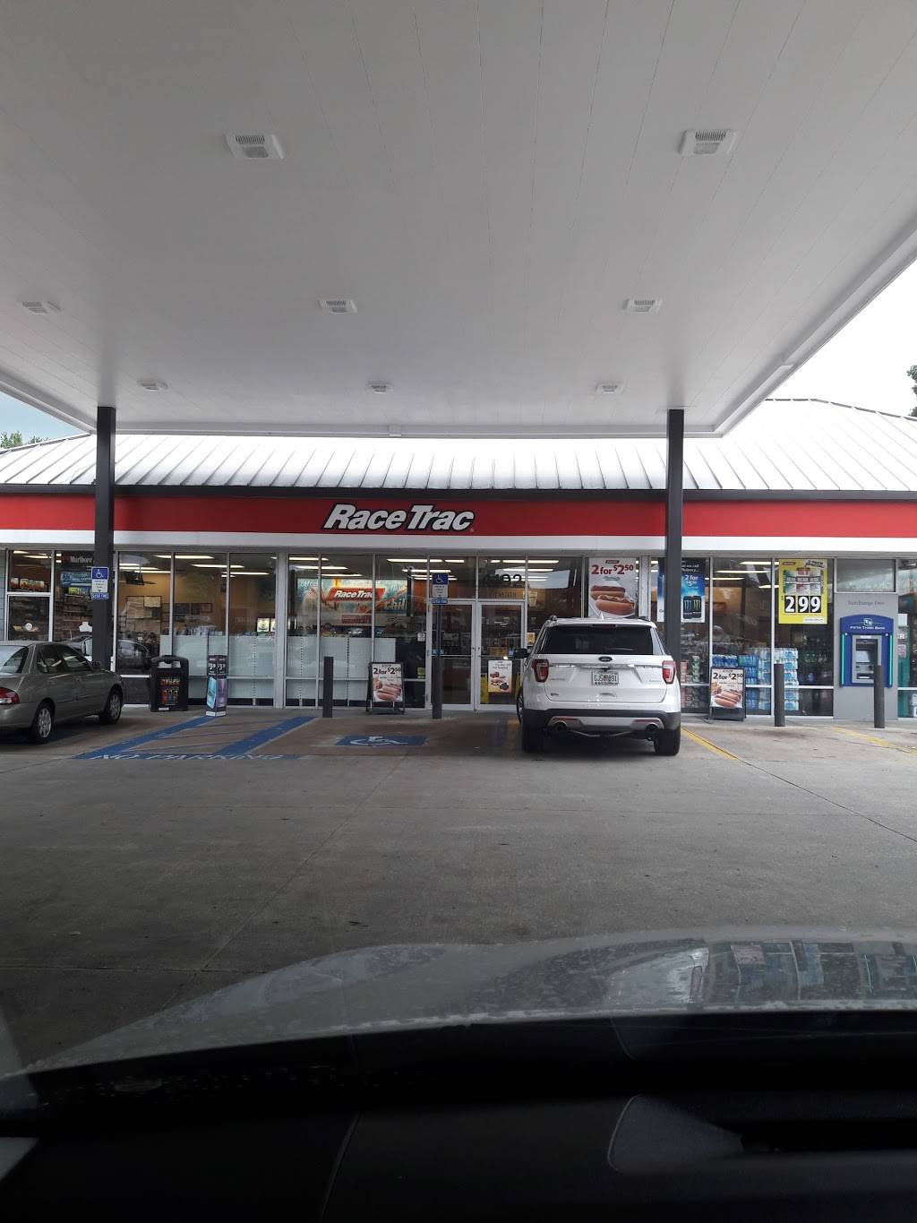 RaceTrac | cafe | 4102 W Waters Ave, Tampa, FL 33614, USA | 8138854047 OR +1 813-885-4047