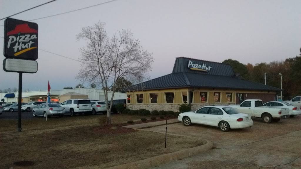 Pizza Hut | meal delivery | 610 MS-35 S, Carthage, MS 39051, USA | 6012675658 OR +1 601-267-5658