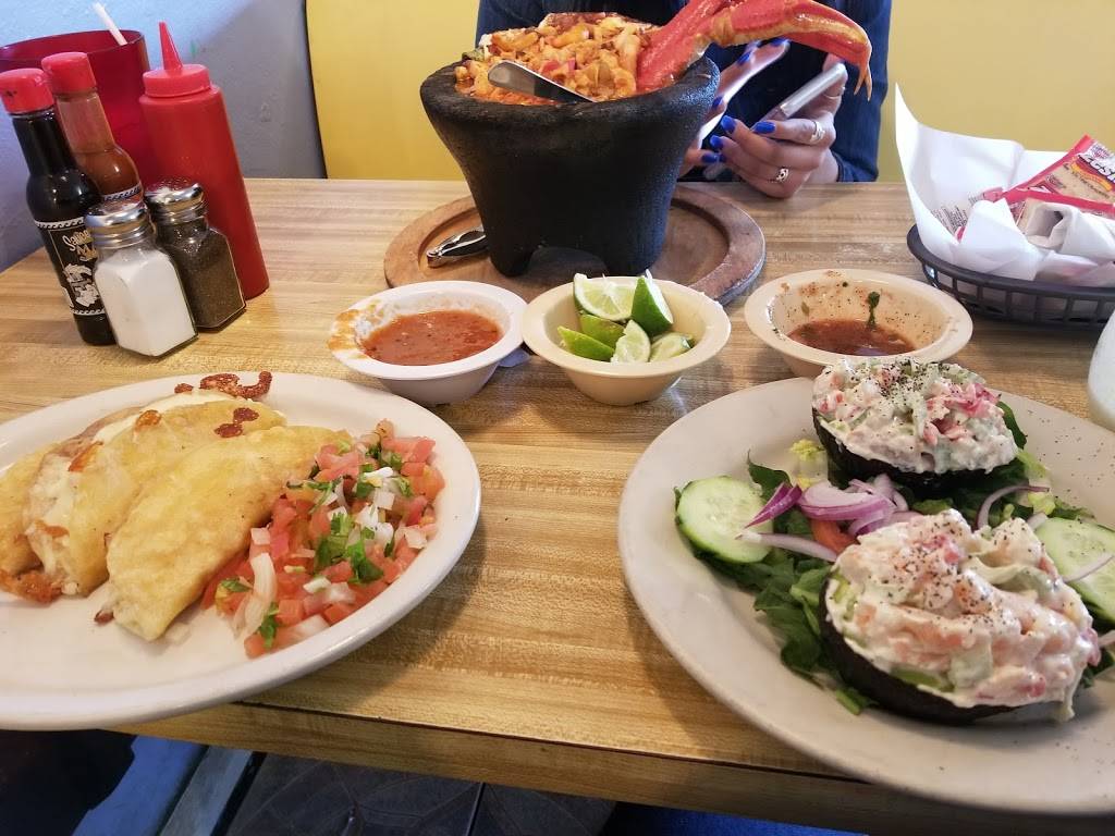 El Siete Mares Seafood Restaurant | restaurant | 3831 W Commerce St, San Antonio, TX 78207, USA | 2104366056 OR +1 210-436-6056