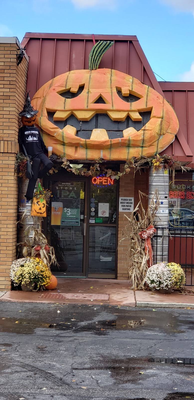 Buckeye Beer Engine | restaurant | 15315 Madison Ave, Lakewood, OH 44107, USA | 2162262337 OR +1 216-226-2337