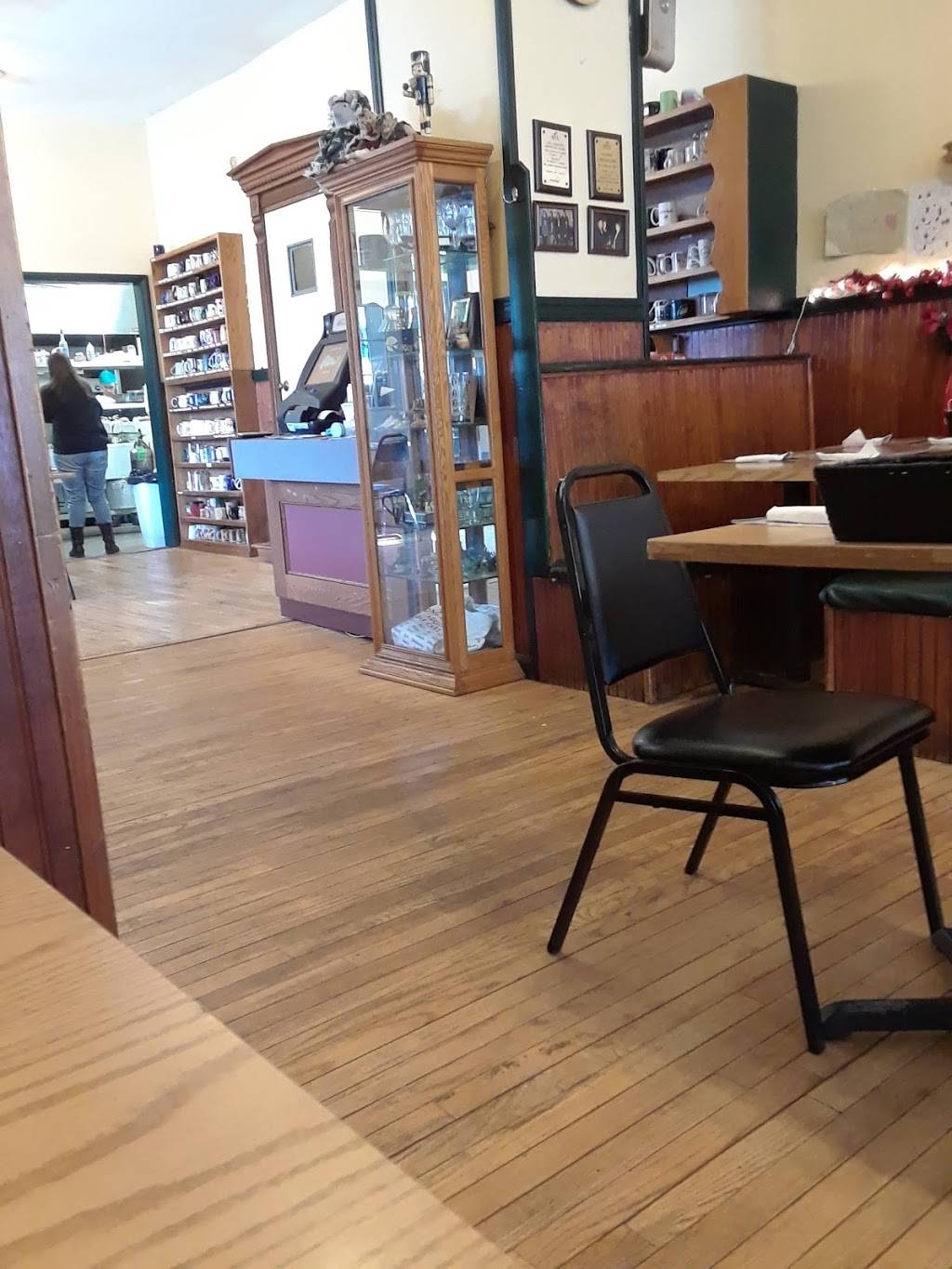 Longworths Restaurant | restaurant | 615 Washington Ave, Jermyn, PA 18433, USA | 5708764411 OR +1 570-876-4411