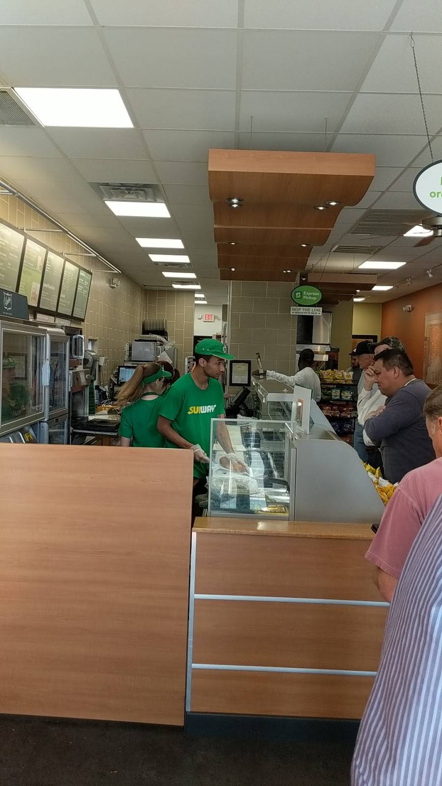 Subway | restaurant | 106 Clebourne St, Fort Mill, SC 29715, USA | 8033968700 OR +1 803-396-8700