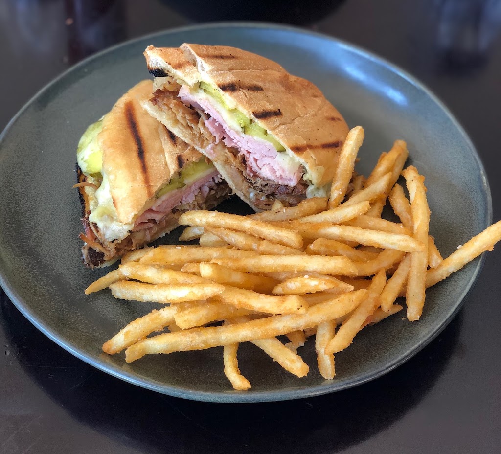 SaltRock Kitchen | night club | 100 Amara Ln #101, Sedona, AZ 86336, USA | 9283408803 OR +1 928-340-8803