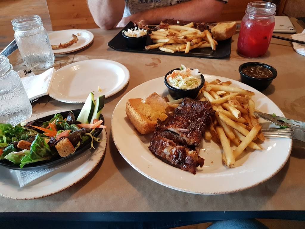 Montanas | restaurant | 170 Bell Blvd, Belleville, ON K8P 5L2, Canada | 6139679970 OR +1 613-967-9970