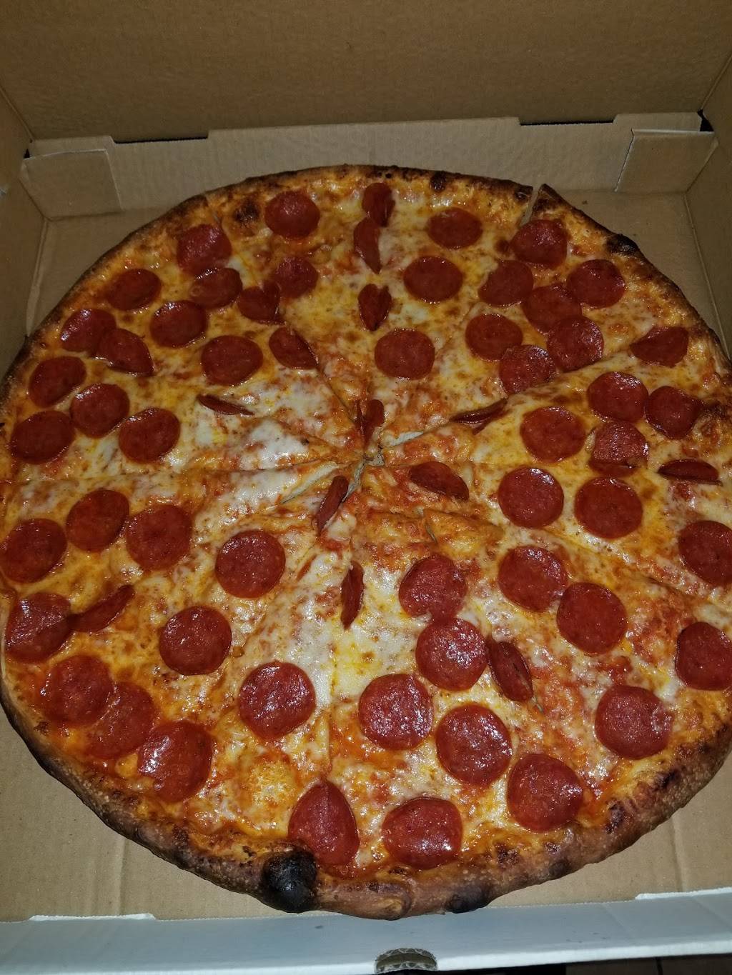 Emilios Pizza | restaurant | 554 MacDade Boulevard, Folsom, PA 19033, USA | 6105862212 OR +1 610-586-2212