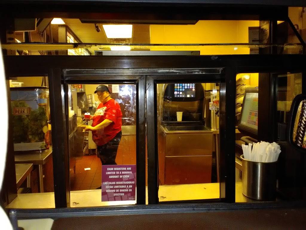 Jack in the Box | restaurant | 1818 N Foster Rd, San Antonio, TX 78244, USA | 2106664140 OR +1 210-666-4140