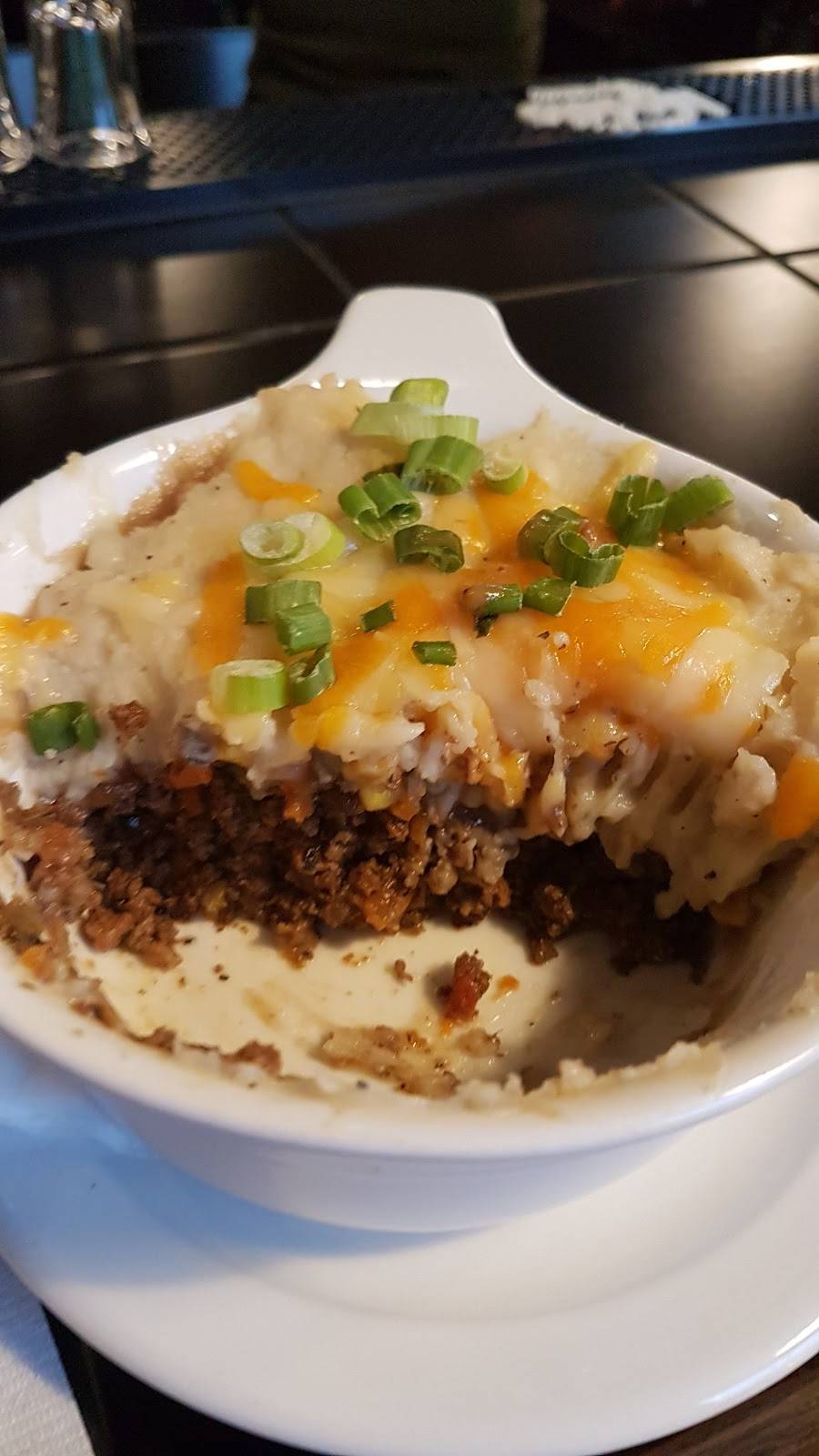 The Falls Road Pub | restaurant | 296 Victoria St N, Kitchener, ON N2H 5E2, Canada | 5197420600 OR +1 519-742-0600