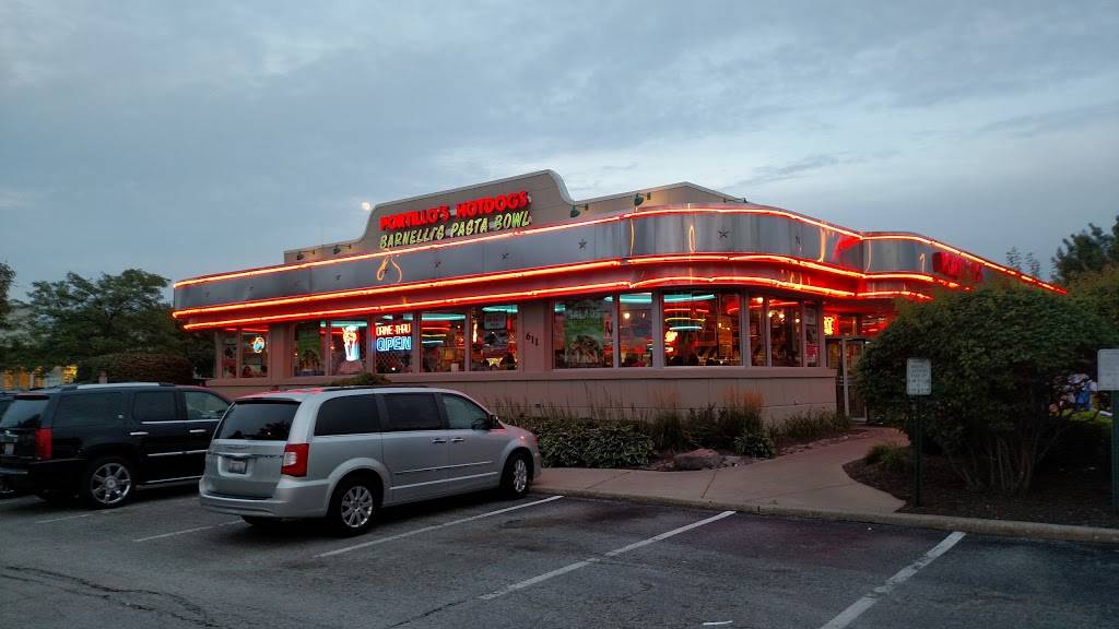 Portillos Hot Dogs | meal takeaway | 611 E Golf Rd, Schaumburg, IL 60173, USA | 8478849020 OR +1 847-884-9020