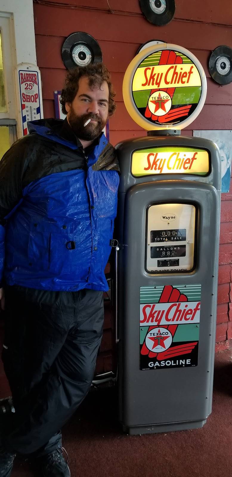 Jrs Dairy Sweet Drive Inn | restaurant | 1066 US-33, Wolflake, IN 46796, USA | 2606352045 OR +1 260-635-2045