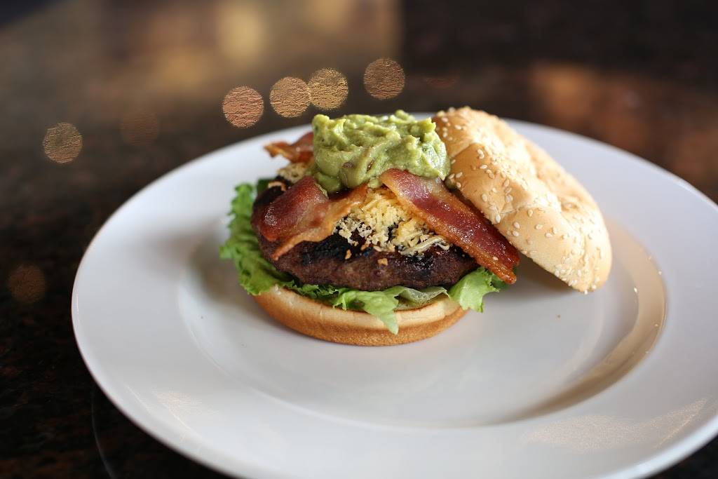 Symposium Cafe Restaurant & Lounge | restaurant | 444 Hollandview Trail, Aurora, ON L4G 7Z9, Canada | 9055038899 OR +1 905-503-8899