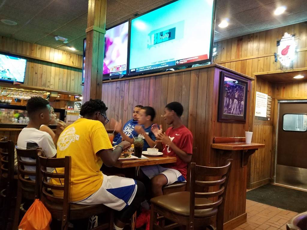 Millers Ale House - East Boca | restaurant | 1200 Yamato Rd, Boca Raton, FL 33431, USA | 5619889142 OR +1 561-988-9142