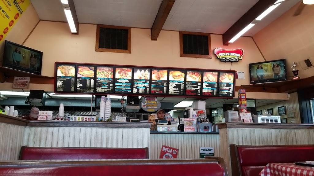 A V Anthonys Restaurant | restaurant | 4720 W 63rd St, Chicago, IL 60629, USA | 7735857180 OR +1 773-585-7180