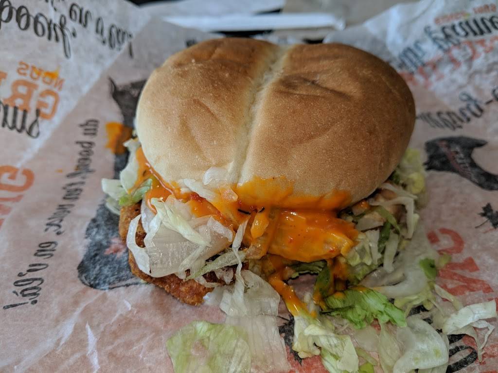 Harveys | restaurant | 2550 Tecumseh Rd E, Windsor, ON N8W 1E9, Canada | 5199483931 OR +1 519-948-3931