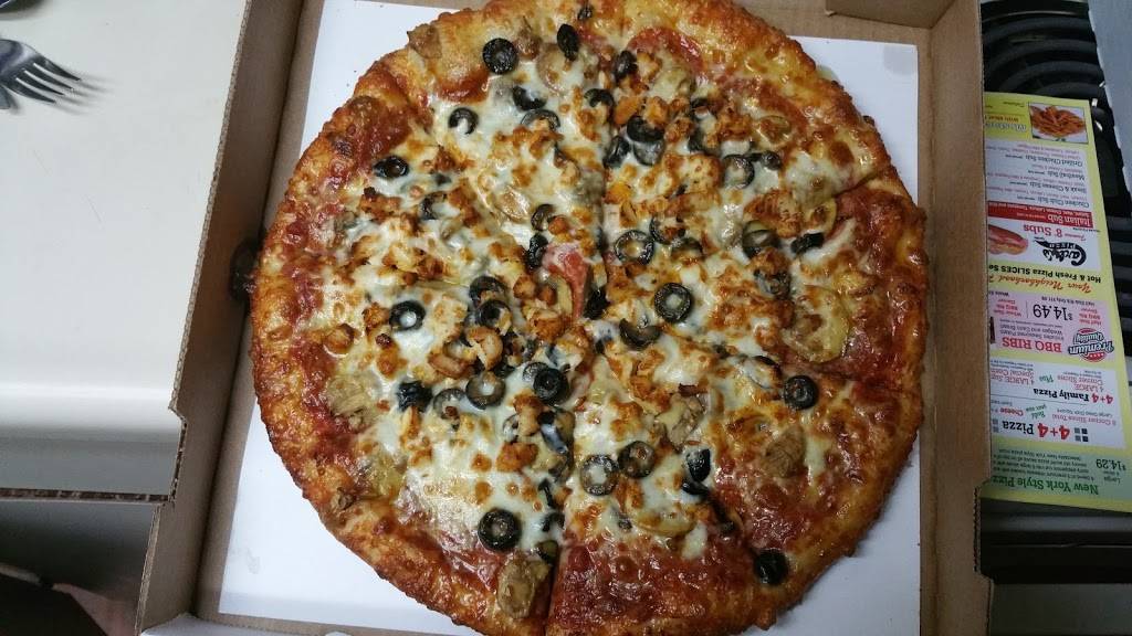 Carlos Pizza | meal takeaway | 28370 S River Rd, Harrison Charter Township, MI 48045, USA | 5864699900 OR +1 586-469-9900