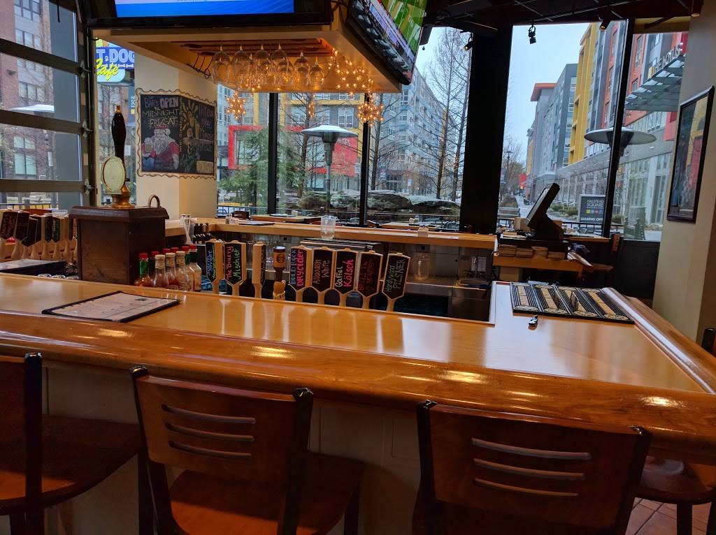 Lost Dog Cafe - Dunn Loring | restaurant | 2729 Merrilee Dr, Fairfax, VA 22031, USA | 7032059001 OR +1 703-205-9001