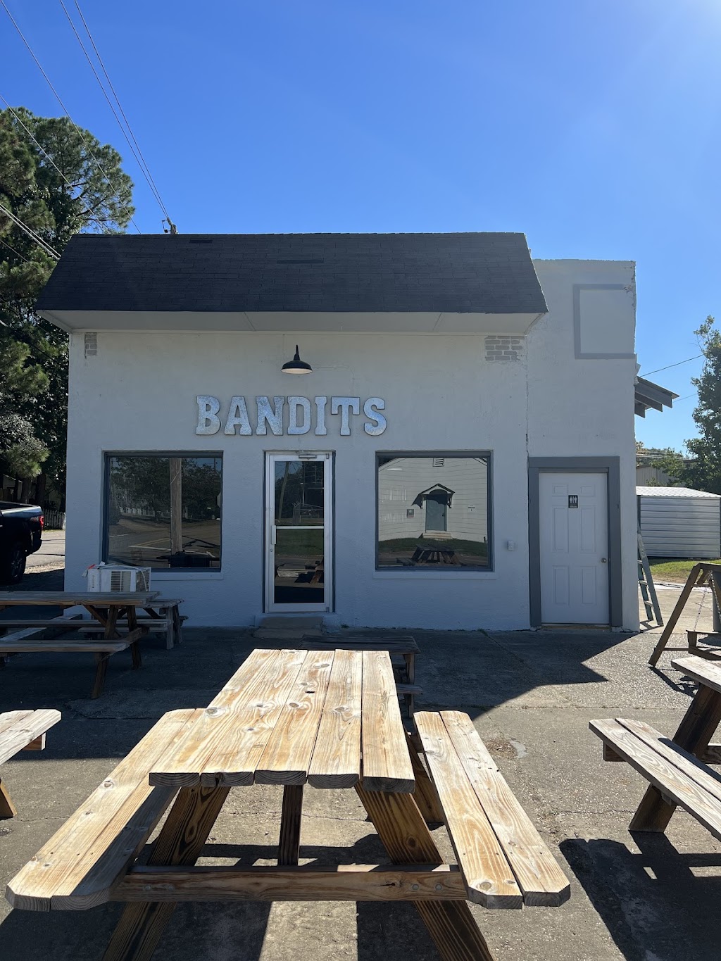 Bandits Bbq | restaurant | 4890 MS-589, Sumrall, MS 39482, USA | 6017584744 OR +1 601-758-4744