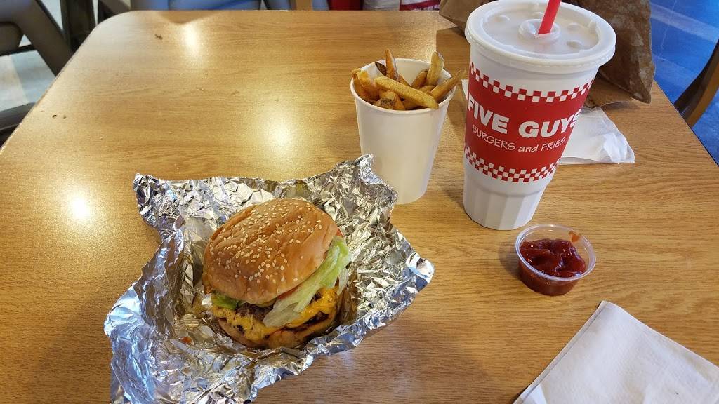 Five Guys | meal takeaway | 4751 Forest Dr, Columbia, SC 29206, USA | 8037873178 OR +1 803-787-3178