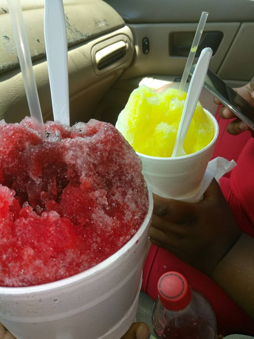 Snow King (Snow Cones) | cafe | 1310 Cedar Dr, La Marque, TX 77568, USA | 4097390521 OR +1 409-739-0521