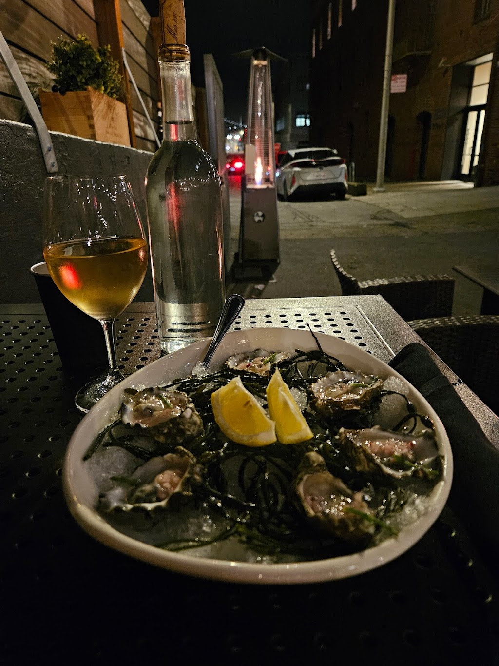 Indie Wine and Beer Bar | restaurant | 175 Green St, San Francisco, CA 94111, USA | 4152724046 OR +1 415-272-4046