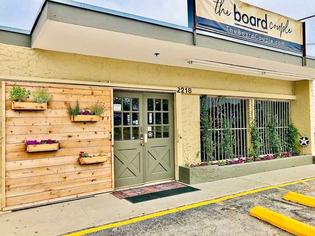 The Board Couple | restaurant | 2218 N Zarzamora St, San Antonio, TX 78201, USA | 2105732100 OR +1 210-573-2100