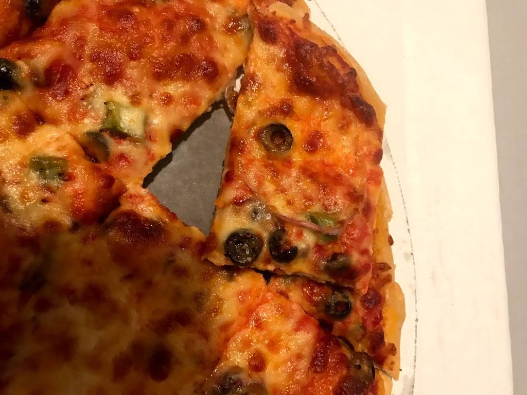 Johnnys Pizza And Slices | restaurant | 2832 Brady St, Davenport, IA 52803, USA | 5633241269 OR +1 563-324-1269