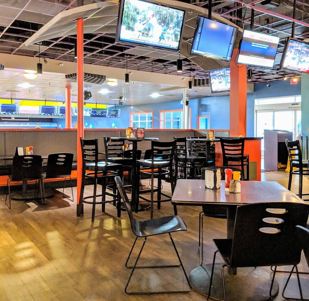 Zs - Taphouse & Grill | restaurant | 5925 Calle Real, Goleta, CA 93117, USA | 8059670128 OR +1 805-967-0128