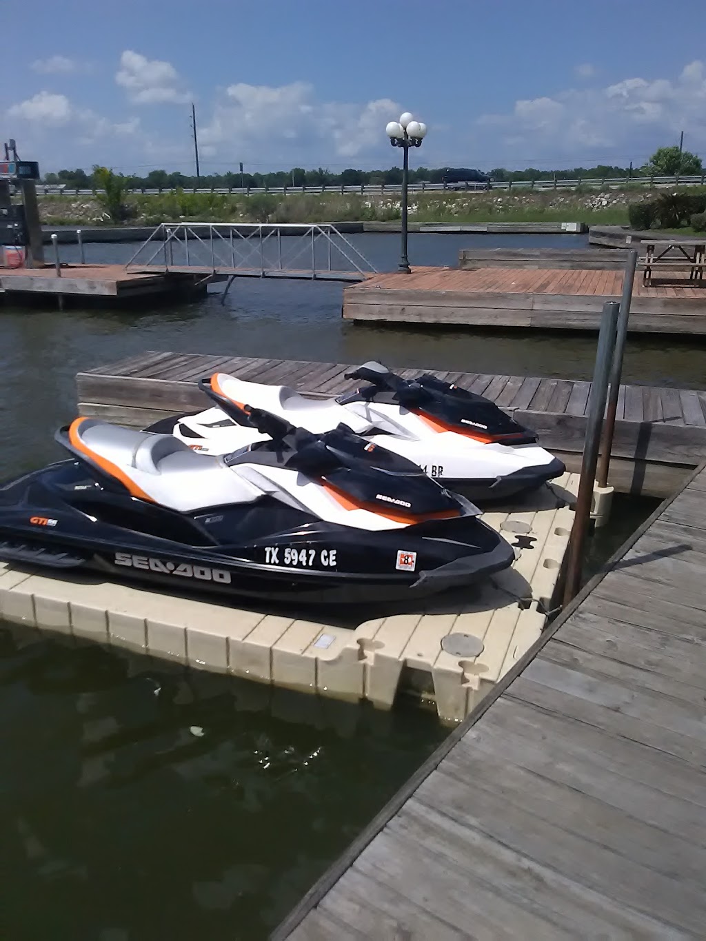 Shell | restaurant | 12947 Lake Conroe Hills Dr, Willis, TX 77318, USA | 9362287594 OR +1 936-228-7594