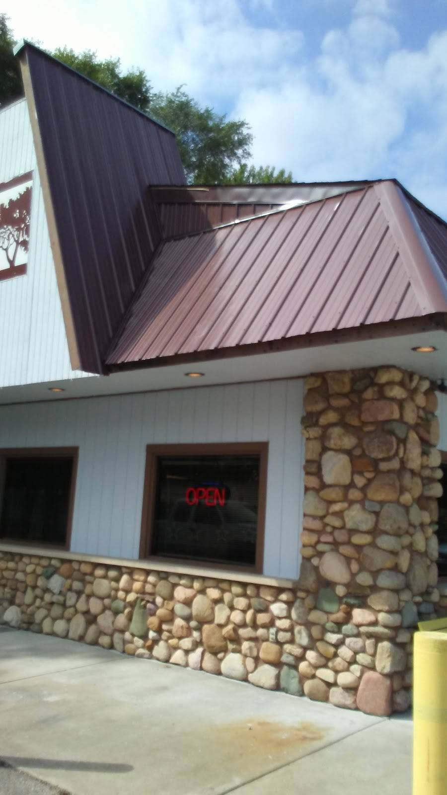 Oakwood Cafe | restaurant | 280 Liberty St, Walkerton, IN 46574, USA | 5745863724 OR +1 574-586-3724