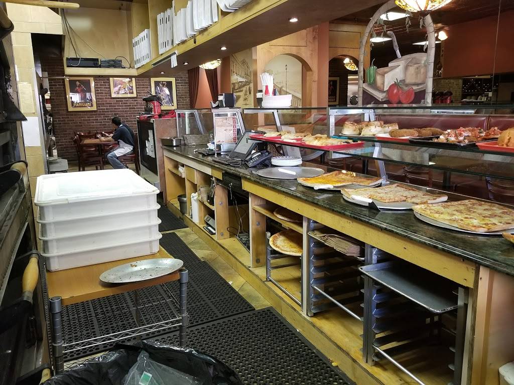 Pats Pizza | restaurant | 3527 Hempstead Turnpike, Levittown, NY 11756, USA | 5166050310 OR +1 516-605-0310