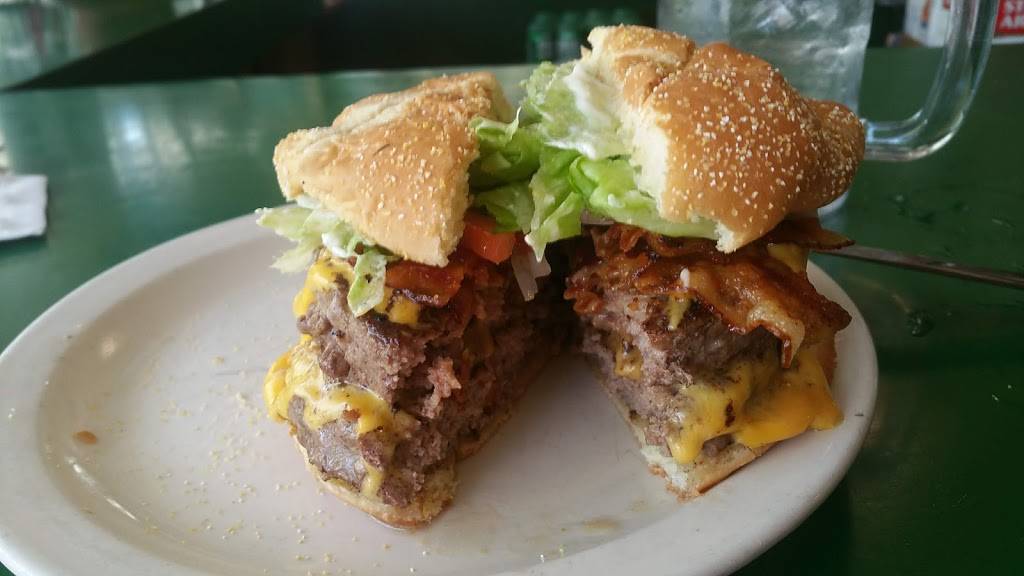 Cavalier Store | restaurant | 2920 Rivermont Ave, Lynchburg, VA 24503, USA | 4348453837 OR +1 434-845-3837