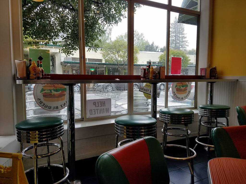 Phyllis Giant Burgers | restaurant | 8 E Blithedale Ave, Mill Valley, CA 94941, USA | 4153816010 OR +1 415-381-6010