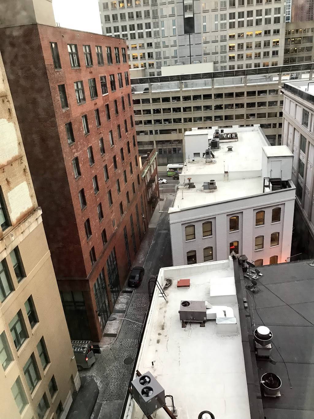 17 Light Restaurant | restaurant | 17 Light St, Baltimore, MD 21202, USA | 4437982472 OR +1 443-798-2472