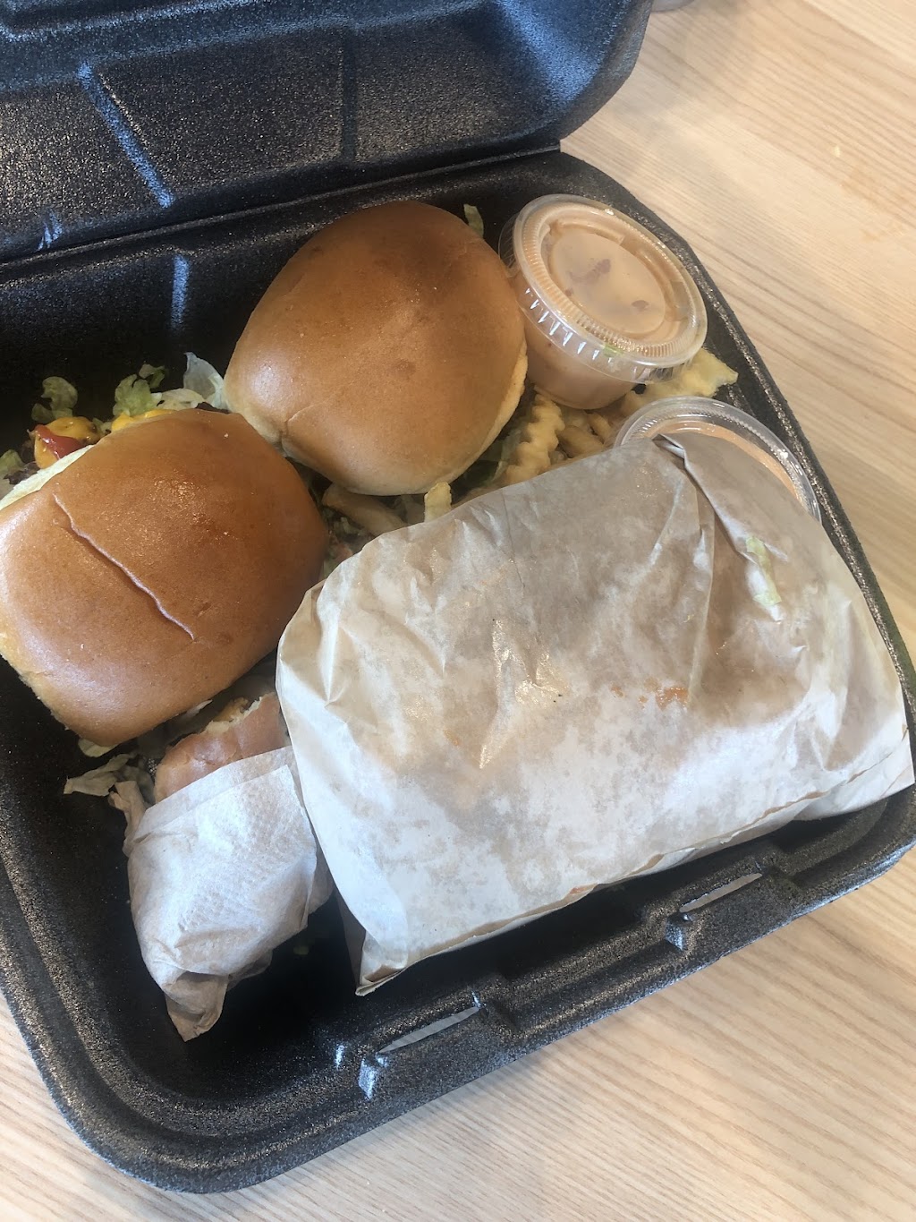 Burger Detour | restaurant | 18308 Evans St, Omaha, NE 68022, USA | 4025137230 OR +1 402-513-7230