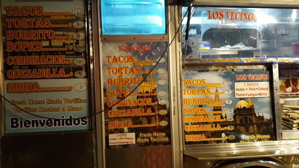 Los Vecinos | restaurant | 2475 S K St, Tulare, CA 93274, USA | 5593313657 OR +1 559-331-3657