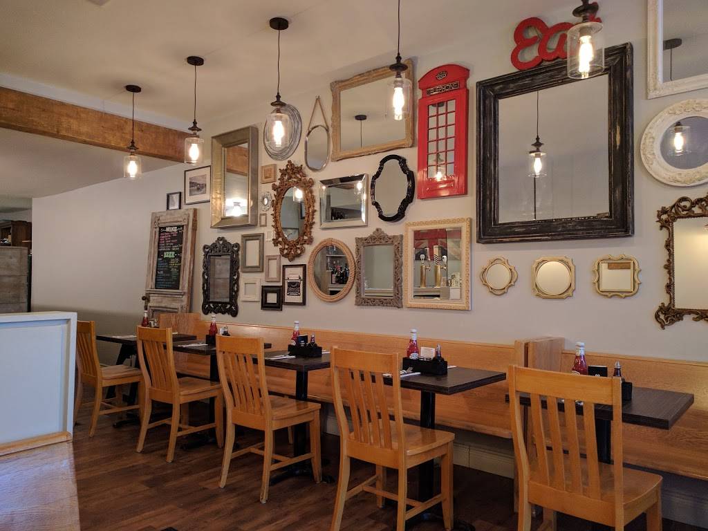 Fish & Sips | restaurant | 206 Hurontario St, Collingwood, ON L9Y 2M2, Canada | 7052937477 OR +1 705-293-7477