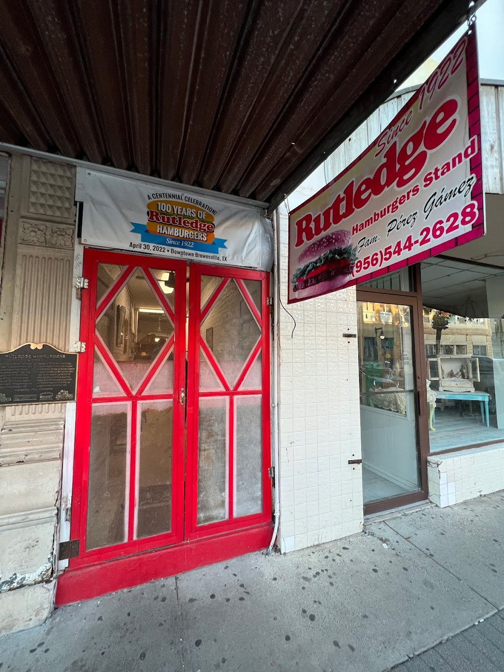 Rutledge Hamburgers | restaurant | 1126 E Washington St, Brownsville, TX 78520, USA | 9565442628 OR +1 956-544-2628