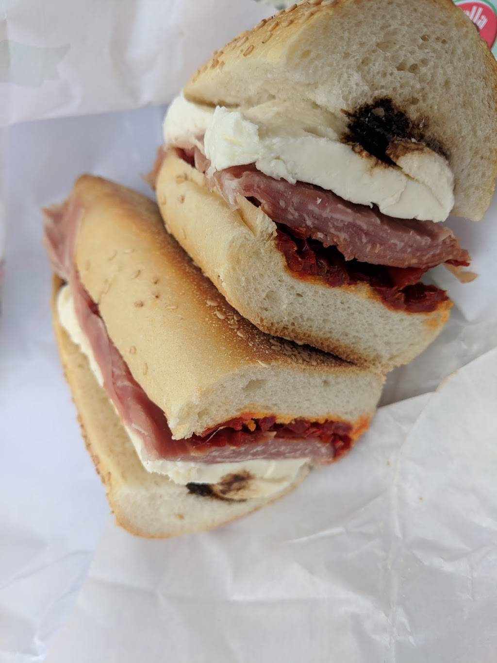 Casa Della Mozzarella | restaurant | 604 E 187th St, Bronx, NY 10458, USA | 7183643867 OR +1 718-364-3867