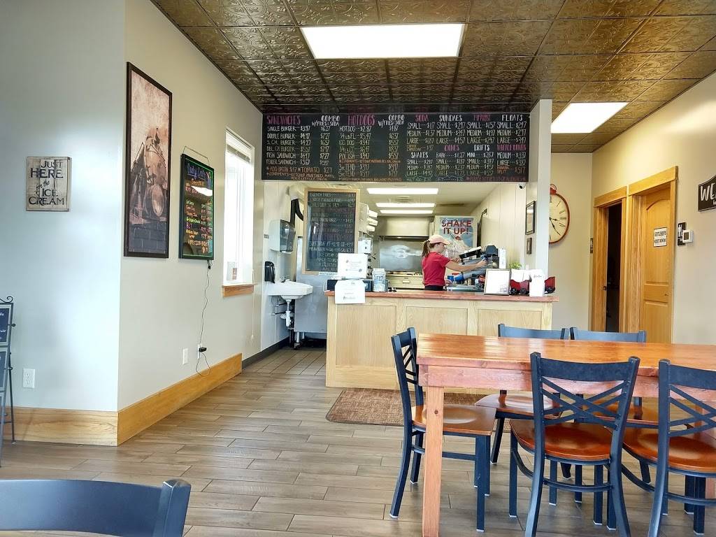 Treat Depot | restaurant | 609 River St, Spooner, WI 54801, USA | 7159391777 OR +1 715-939-1777