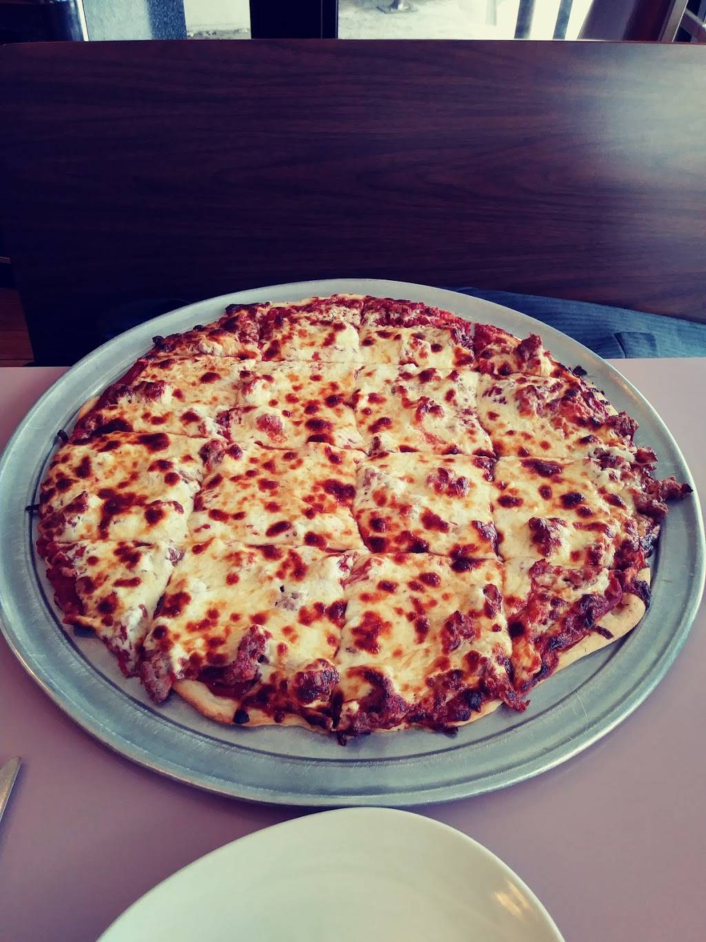 Jims Place | restaurant | 201 Kettle Moraine Dr S, Slinger, WI 53086, USA | 2626447411 OR +1 262-644-7411