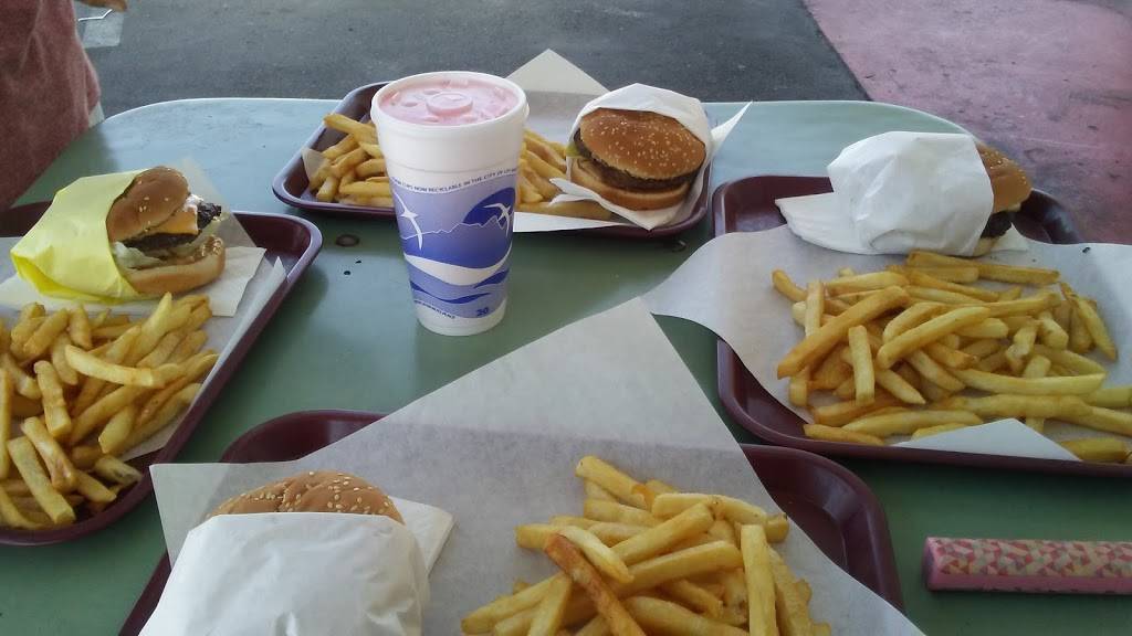 Lindas Burger | restaurant | 4758 Maine Ave, Baldwin Park, CA 91706, USA | 6269629257 OR +1 626-962-9257