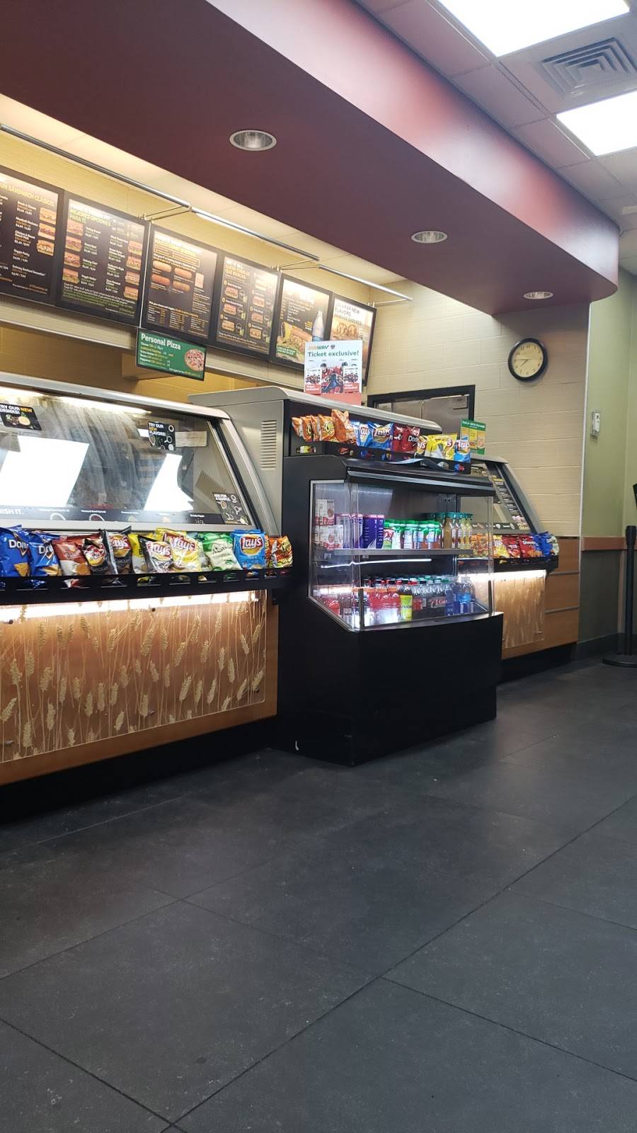 Subway | meal takeaway | 975 South West, SW 24th St, Fort Lauderdale, FL 33315, USA | 9545222229 OR +1 954-522-2229